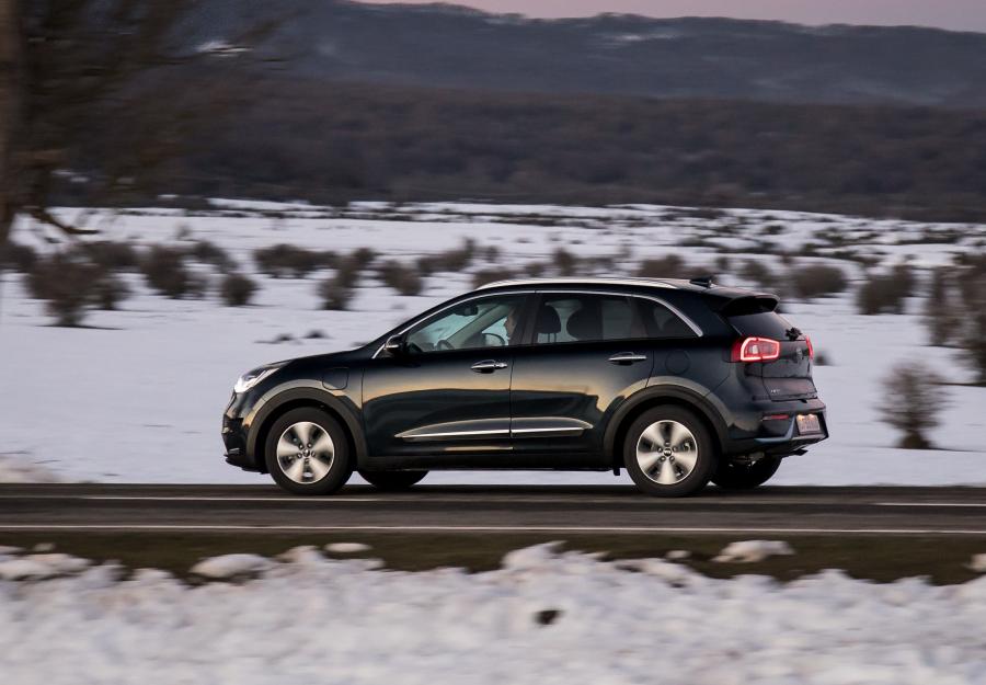  Kia Niro Plug-In Hybrid (DE) 2017 года  (WW) (фото 9 из 45)